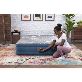 Lit gonflable 2 places 203 × 152 × 36 cm avec pompe électrique intégrée et sac de rangement 6712y